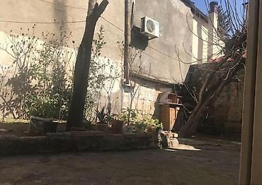 Həyət evləri və villalar: M.Ə. Rəsulzadə qəs. 3 otaqlı, 70 kv. m, Təmirsiz — 6
