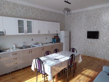 Həyət evləri və villaların satışı: 6 otaqlı, 180 kv. m, Yeni təmirli — 30