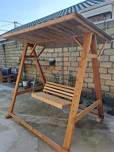 Bağ yelləncəyi – taxta konstruksiya, dam örtüklü - Material: möhkəm