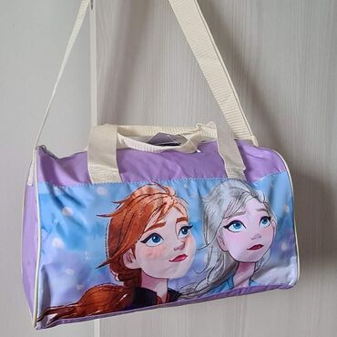 Sportske torbe i rančevi: Dečije torbe za trening/putovanja . 38*22
Cena 1600 din — 9