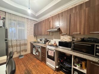 Həyət evləri və villaların satışı: Qaraçuxur qəs. 5 otaqlı, 130 kv. m, Kredit var, Orta təmir — 11