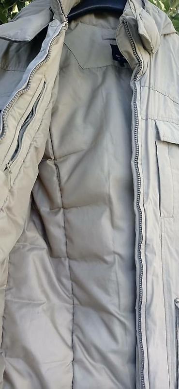 Куртки: Мужская зимняя куртка-парка, бежево‑песочного цвета. Особенности: - — 4