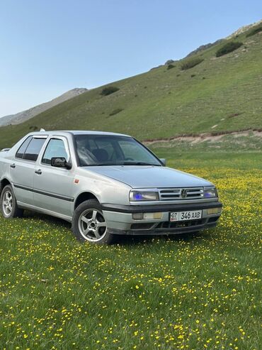 Volkswagen: Volkswagen Vento: 1993 г., 1.8 л, Механика, Бензин, Седан — 6