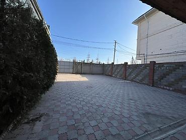 Посуточная аренда комнат: 300 м² — 8