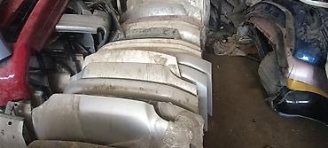 Поворотники, повторители поворота: Кузовные детали для Honda В наличии на фото: - Переднее левое крыло — 9