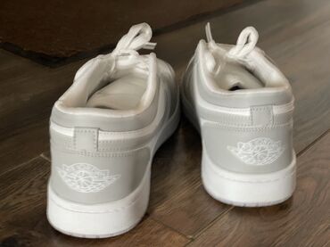 насос для члена: Мужские кроссовки, 42, Air Jordan, Новый, цвет - Белый