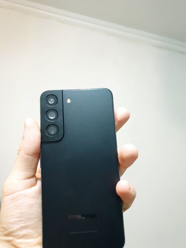 Samsung: Samsung Galaxy S22, Б/у, 8 ГБ, цвет - Черный, 1 SIM, eSIM — 1