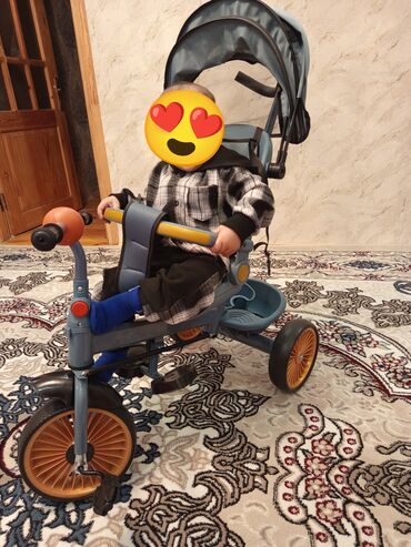 Araba-beşiklər: Üçtəkərli araba, Kidilo, İşlənmiş, Cins: Oğlan, Yaş: 30 ay, Ünvandan götürmə, Ödənişli çatdırılma, Rayonlara çatdırılma
