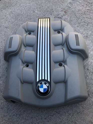 крышка двигателя: Крышка двигателя вся целая без трещин BMW