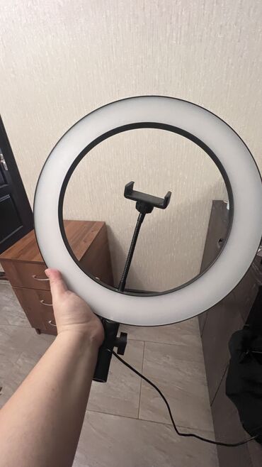 сколько стоит маленькая кольцевая лампа в бишкеке: Кольцевая лампа на штативе, внутр.диаметр 25 см -