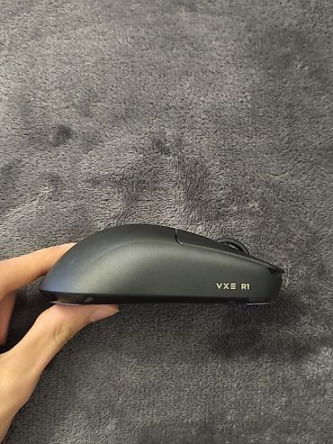 Mauslar: VXE R1 S simsiz kompüter siçanı - Minimalist, mat qara dizayn - Sağ — 2