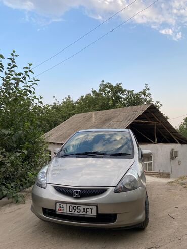 срочно продаю спринтер пассажирский: Honda Fit: 2004 г., 1.5 л, Вариатор, Бензин, Хетчбек