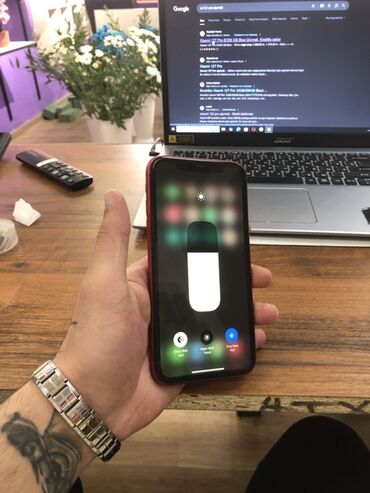 Apple iPhone: IPhone 11, 64 GB, Qırmızı, Face ID