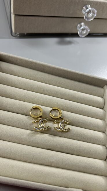ravne zlatne sandale: Set: Minđuše, Materijal: Hirurški čelik