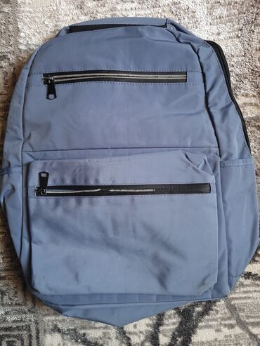 Məktəb çantaları: 1 ci Tactical 25 manat 2 ci Boz rəngli 25 manat 3 cü Qəhvəyi rəngli 15 — 8