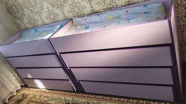 Двухъярусные детские кровати: Срочно продаю ‼️‼️‼️ ✅ Детские кроватки - 5шт×4= 20мест. ✅ Шкафчики - — 2