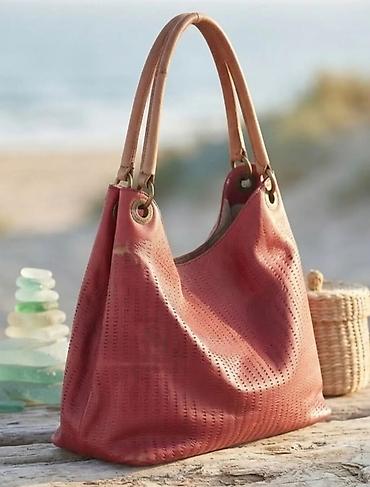 Ženska torba – mekana hobo/shopper silueta - Materijal: glatka eko