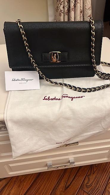 Salvatore Ferragamo qadın çantası. Zərif və klassik üslubda