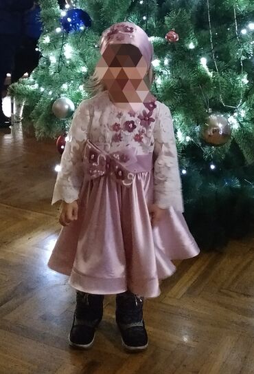 платья на годик: Детское платье, цвет - Розовый, Б/у
