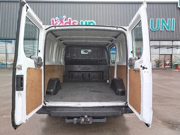 Ford: Ford Transit: 2.2 l | 2010 il 267200 km Van body type — 6