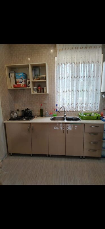 куплю морозилку б у: Mətbəx mebeli əla veziyetdedi ölcü 3/20 üst shkaflarida varsadəce