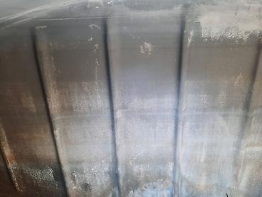 malibu masin: Metal yanacaq/su sisterni – qoşqu üzərində - Həcmi: təxmini 6–10 m³ — 6