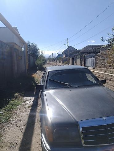 Mercedes-Benz W124: 1990 г., Седан