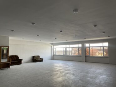 аренда помещения под кухню: Сдается помещение 260 кв.м. на Ортосайском рынке со свежим ремонтом (2