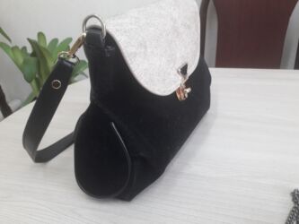 Классические сумки: Женские сумки: Состояние отличное, приехали из Германии; 500 сом за 1 — 9