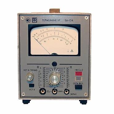 roland e 40: Б/у, Инструментальный, 10 Вт, Класс: AB, Каналов: 2 — 10