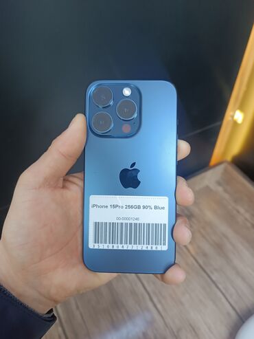 Apple iPhone: IPhone 15 Pro, Б/у, 256 ГБ, Синий, Зарядное устройство, Защитное стекло, Чехол, 90 %