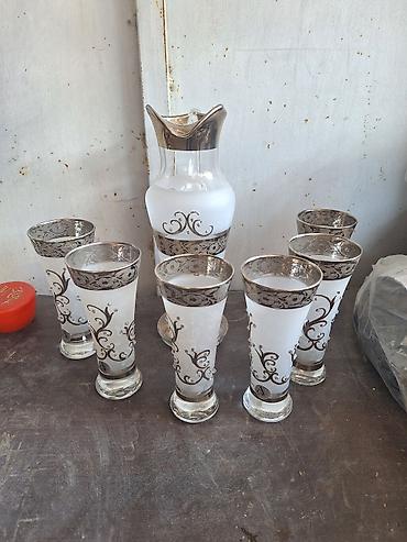 İçki üçün qablar: Rəng - Ağ, Şüşə, 7, 2,5 bucket volume l — 2