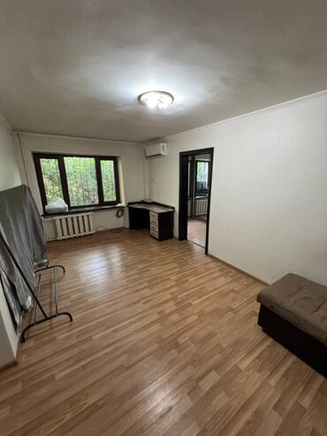 снять жилье в кыргызстане: 2 комнаты, 40 м², Хрущевка, 1 этаж, Косметический ремонт