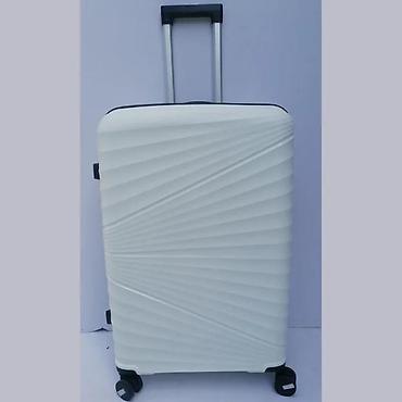 Personal Items: Putni kofer u beloj boji, izrađen od čvrstog materijala, pogodan za at lalafo.rs — 2 Personal Items: Putni kofer u beloj boji, izrađen od čvrstog materijala, pogodan za — 2