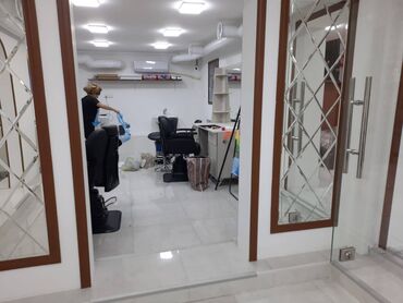 Digər kommersiya daşınmaz əmlakı: F U L. remont olunub . Gözəllik salonu həm kişilərə və gadinlara — 13