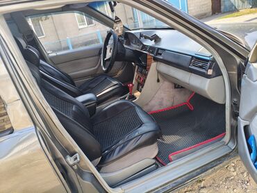 самые дешёвые авто: Mercedes-Benz W124: 1989 г., 2.3 л, Механика, Бензин, Седан