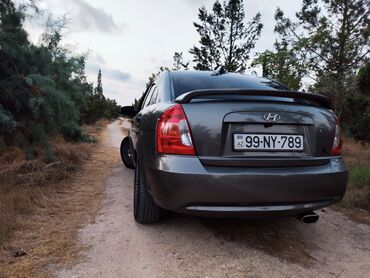 Hyundai: Hyundai Accent: 1.5 l | 2008 il Sedan — 4