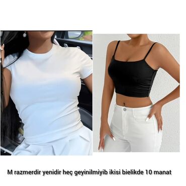 женские вышитые футболки: Bu dəstdə qısaqol, yüksək yaxalı ağ rəngli üst geyim və nazik qayışlı