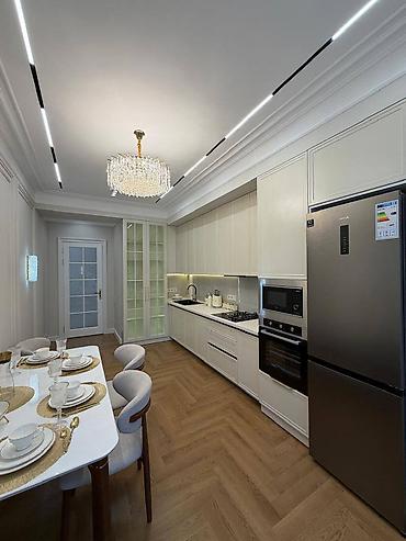 105: 3 комнаты, 105 м², 10 этаж — 7