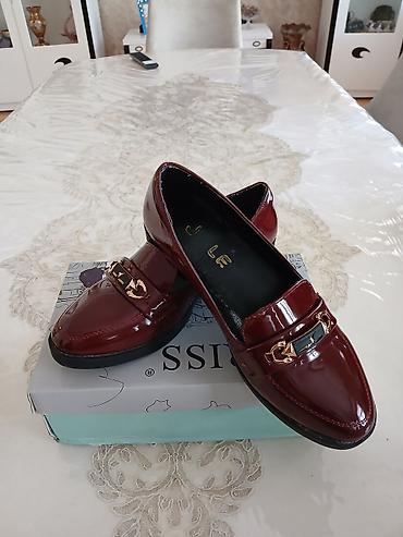 гель лак: Qadın loaferləri – laklı dəri görünümlü, tünd bordo rəngdə. - Üst — 1
