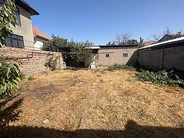 Продажа коттеджей и домов: --- 🏡 **Продается уютный и просторный дом в г. Бишкек, ул. Матыева 72 — 11