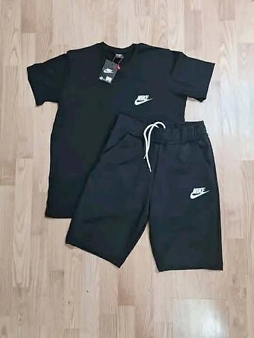stari tech fleece: Muski sorc i majica
M L XL XXL
Cena 2800din
💋 — 2