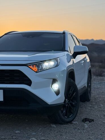 Toyota: Toyota RAV4: 2020 г., 2.5 л, Типтроник, Бензин, Кроссовер