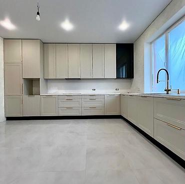 Sifarişlə mətbəx mebeli: Sifarişlə mətbəx dəsti, Özü çəkən petlələr, Mat laminat, Kredit yoxdur, Pulsuz çatdırılma, Rayonlara çatdırılma — 2