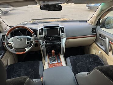Toyota: Toyota Land Cruiser: 2012 г., 4.6 л, Типтроник, Бензин, Внедорожник — 8