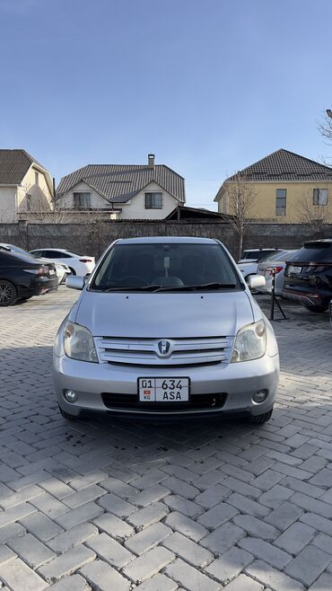 Toyota: Toyota ist: 2003 г., 1.5 л, Автомат, Бензин, Хэтчбэк