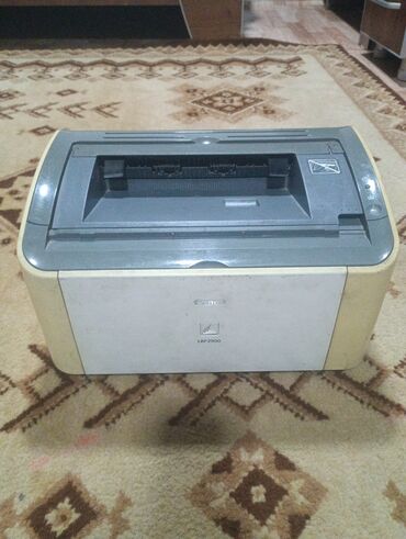 новый цветной принтер: Продаю принтер