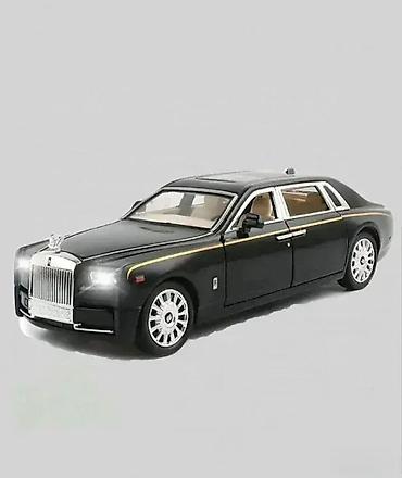 shearling jakne: Rolls royce phantom crni metalni sa svetlećim farovima. rolls royce — 1