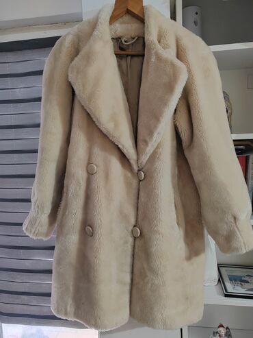 bershka krzneni kaput: L (EU 40), With lining, Faux fur, color - Beige