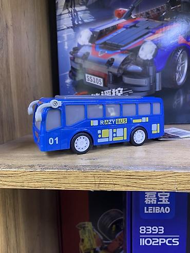 Игрушечный автобус Razy Bus - Яркий синий городской автобус с номером